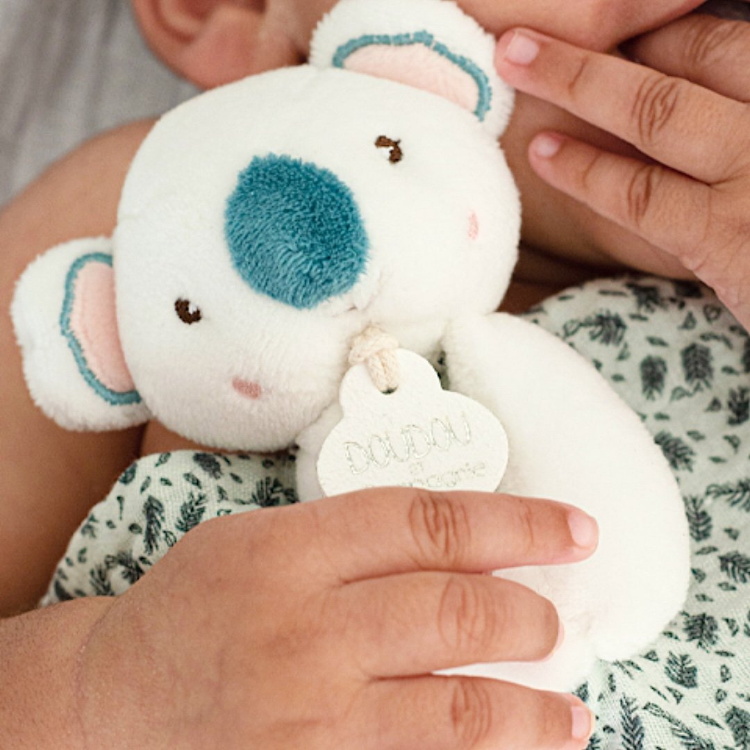 Caja de Regalo con Manta Polar y Doudou Yoca el koala - Imagen 6